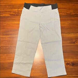 Simply Vera Vera Wang Women’s Smart Stretch Capris